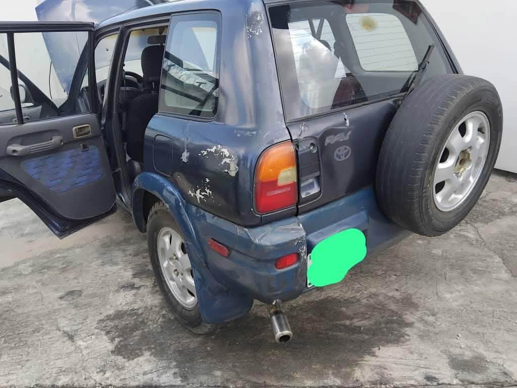A picture of 2003 Toyota Rav4 2003
