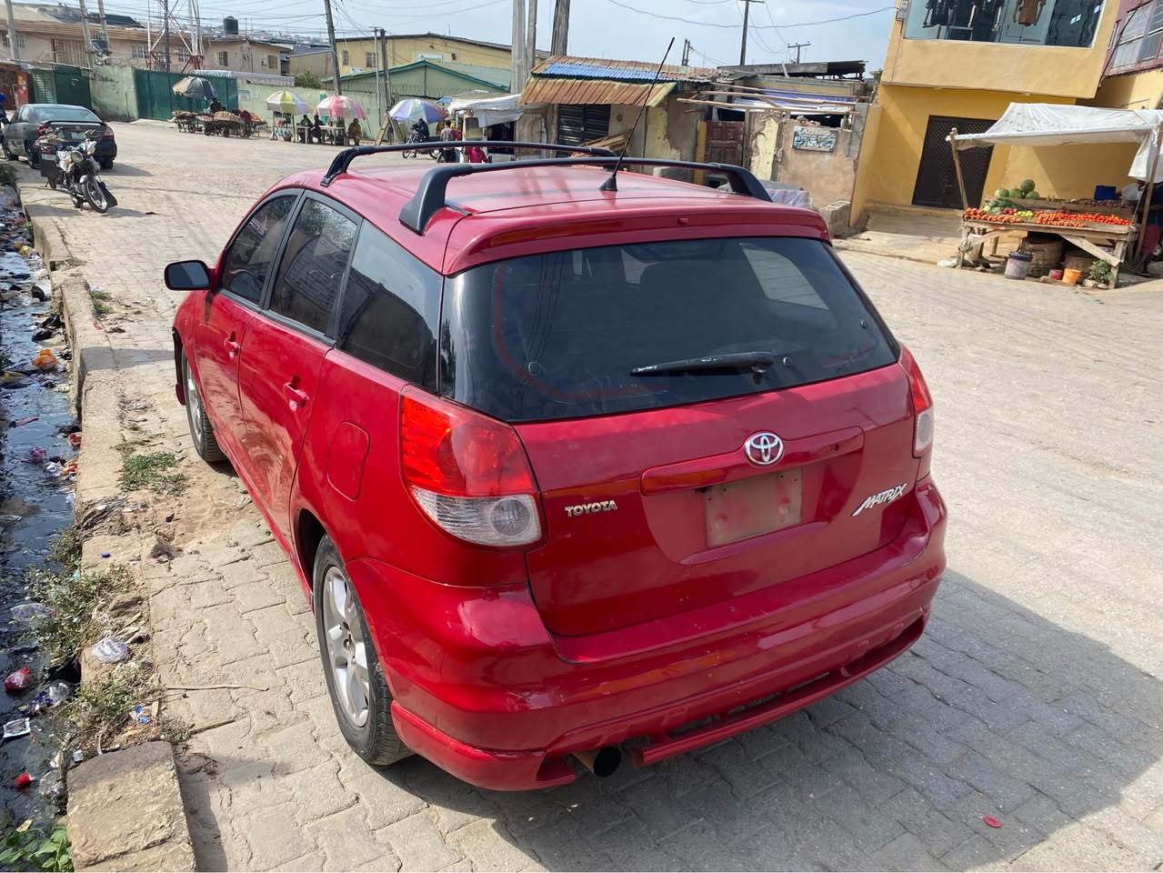 A picture of TOYOTA MATRIX 2004