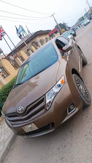 A picture of THIS IS WHAT YOU ARE LOOKING FOR 2012 VENZA 7