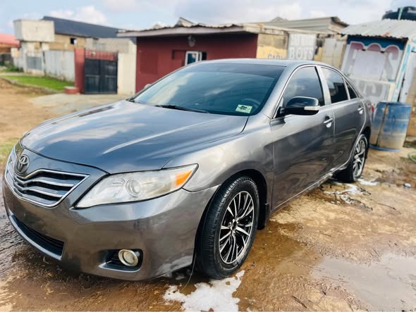 A picture of 2009 Toyota Camry XLE Engine gear and AC working fine