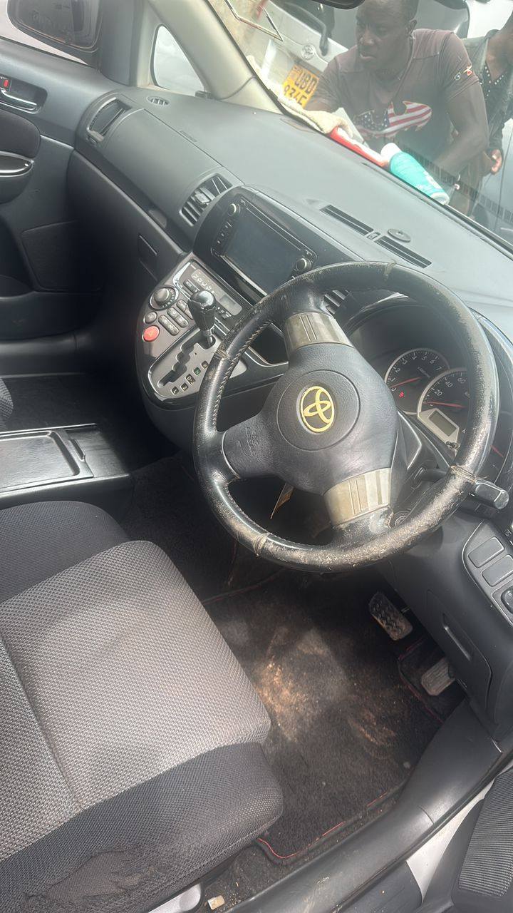 A picture of Toyota wish
