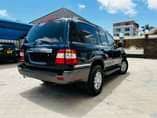 A picture of land cruzeir vx amazon