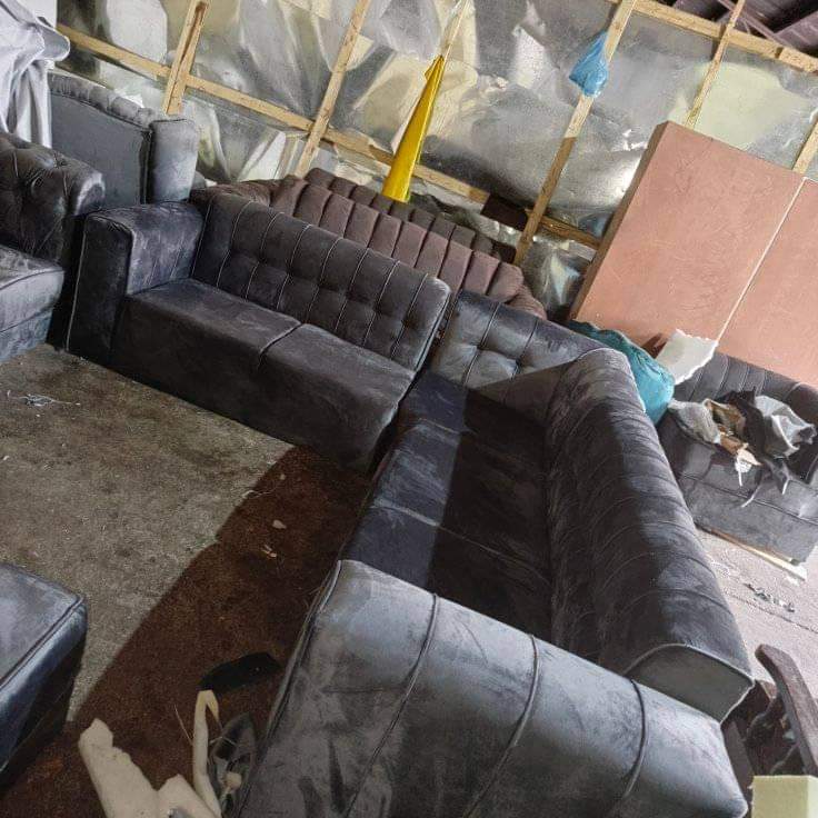 classifieds/furniture sofas