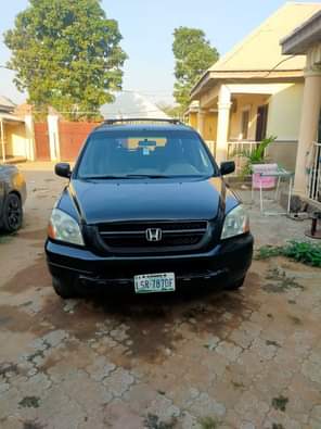 A picture of Distress sale of 2005 Honda Pilot Strong engine and gear