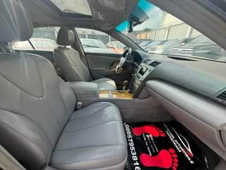 A picture of Super Excellent Toyota Camry 2007 XLE TOKS STANDARD Leather seats