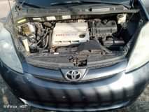A picture of Toyota sienna 07