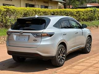 A picture of Toyota harrier kawundo 2015 model 2.0cc quick sale 87m 0756494005