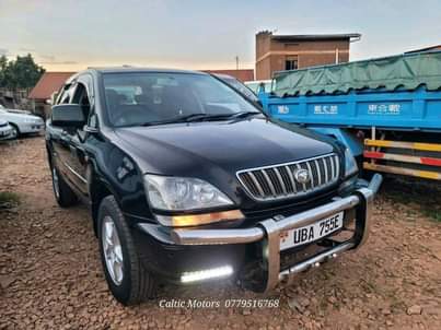A picture of 2001 TOYOTA HARRIER SUV