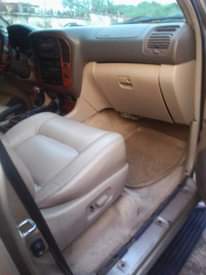 A picture of 2003 Lexus jeep LX470