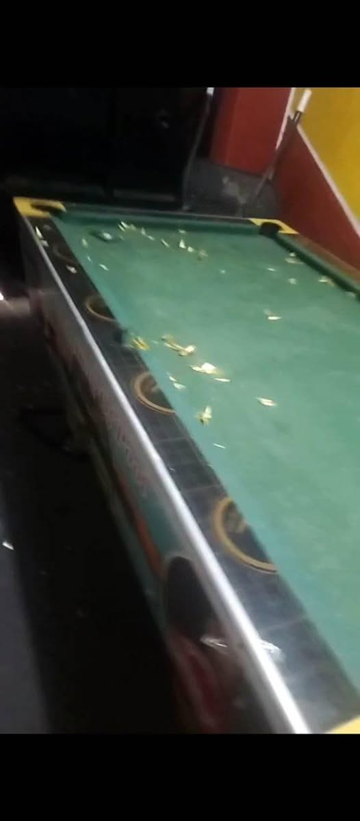 A picture of Am selling a used pooltable with slate at 1 million