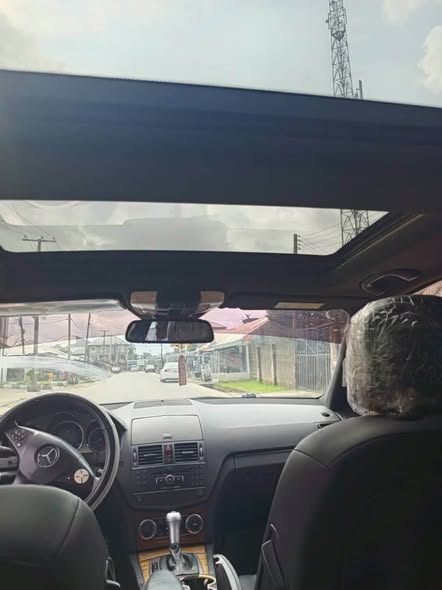 A picture of Mercedes Benz 2009 C350 4matic panoramic roof fullest options for
