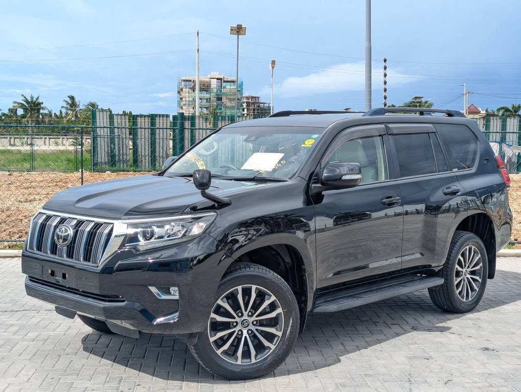 A picture of TOYOTA PRADO 150