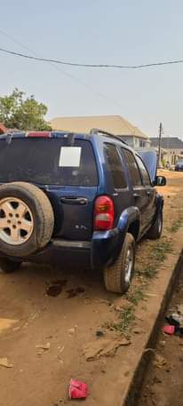 A picture of 2004 used liberty jeep