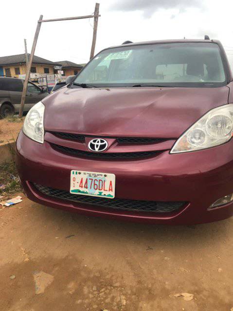A picture of  Foreign use direct tokunbo Brand Toyota Model Sienna Year