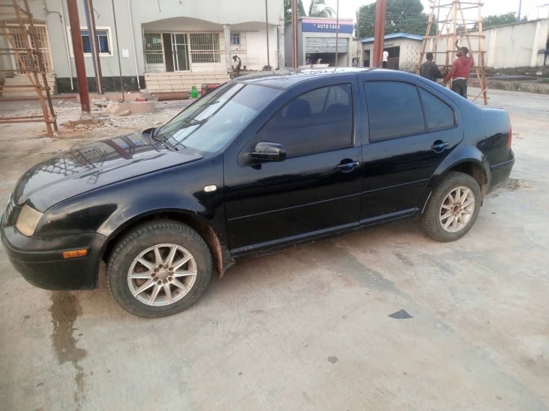 A picture of Volkswagen Jetta 08 model