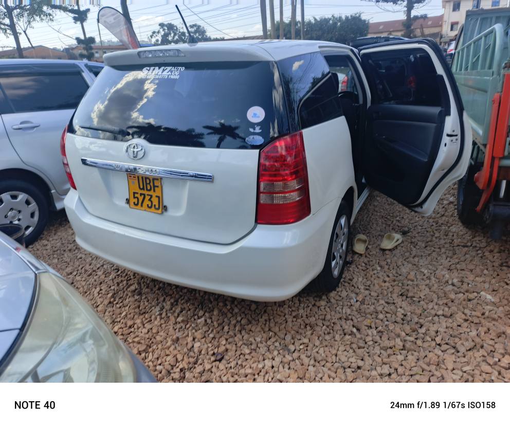 A picture of Toyota wish