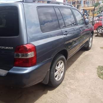 A picture of Tokunbo 2006 Toyota Highlander with 3seat