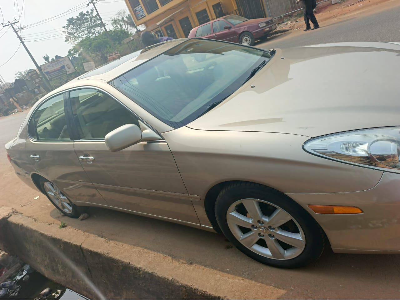 A picture of Super clean foreign used Lexus ES330 06 model 2025 entry