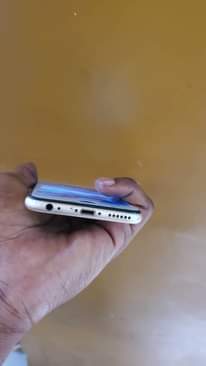 A picture of Wadau nna iPhone 6s natoa na 50000 mnanipa simu gani