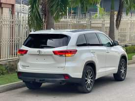 A picture of FOR SALE FOREIGN USED 2018 HIGHLANDER SE WITH FULL DUTY