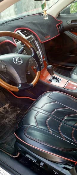 A picture of Lexus ES 350 warri