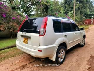 A picture of 2002 XTRAIL SUV VVTI