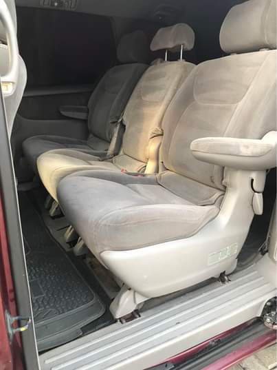 A picture of Toyota Sienna for sale 2004 model
