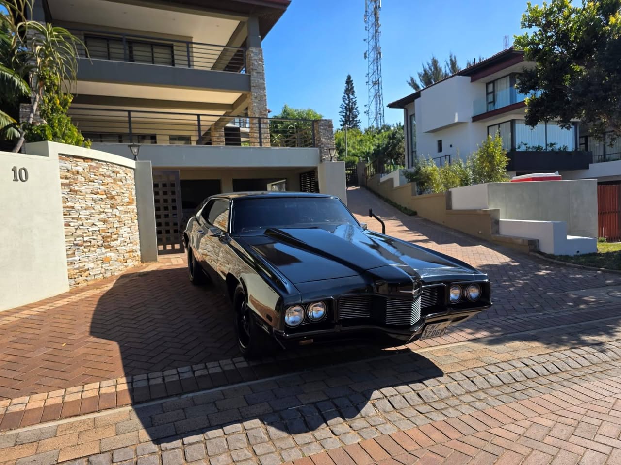 v8 cars