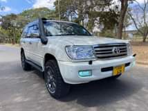 A picture of LAND CRUISER TSH MIL 39 CALL 0657550550 0748481460