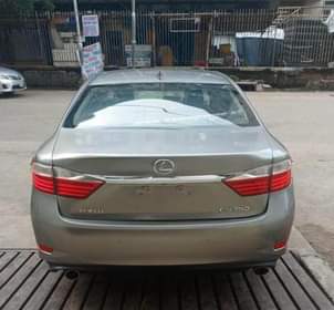 A picture of Lexus ES350 2015 unregistered