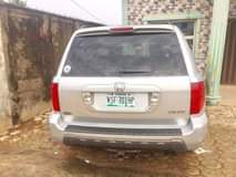 A picture of 2005 Honda Pilot LE