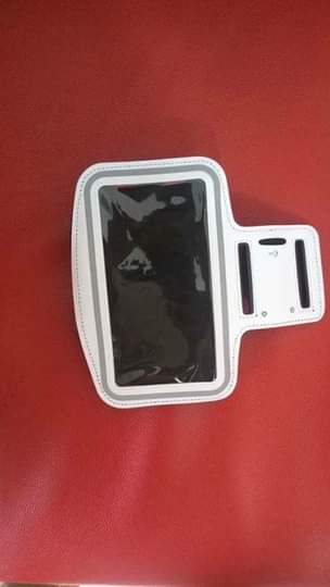 A picture of Phone arm band