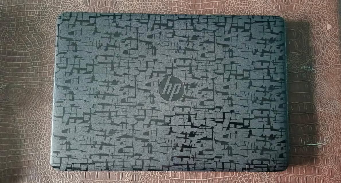 A picture of HP LAPTOP