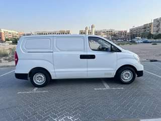 A picture of Hyundai H1 delivary van 2018 watsapp 0551513562