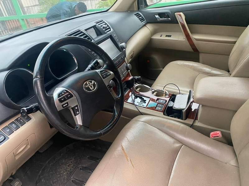 A picture of PARKZ AUTOS TOYOTA HIGHLANDER FULLEST OPTION 2013 MODEL UP FOR