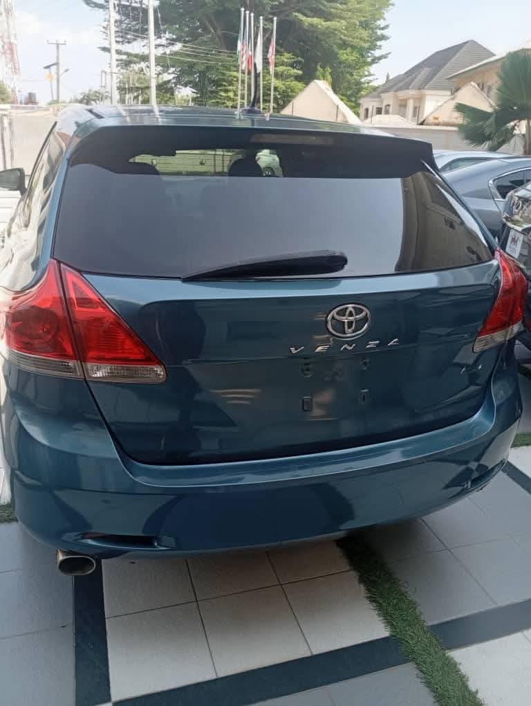 A picture of 2012 Toyota venza