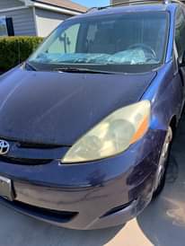A picture of 2006 Toyota Sienna LE Minivan 4D