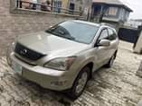 A picture of This is lexus rx330 2004 model partly flashed engine ac