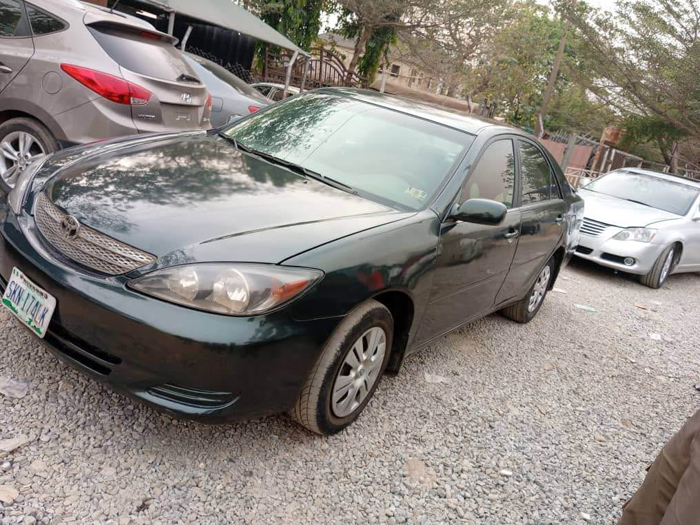 A picture of Toyota Camry 2004