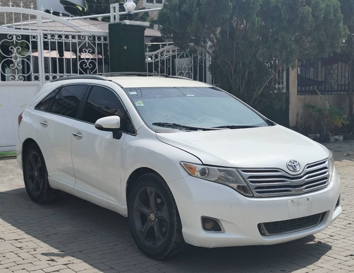 A picture of 2011 Toyota venza AWD