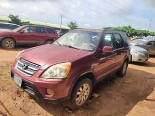A picture of Honda crv 2005 model
