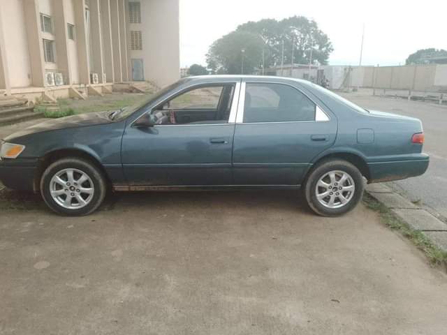 A picture of 2002 Toyota Camry Envelope