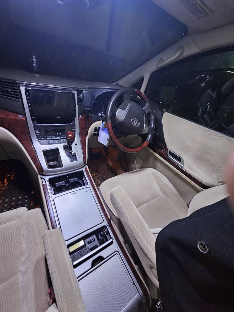 A picture of Alphard 4 sale