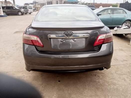 A picture of 08 Toyota Camry sport used flash on first body pan