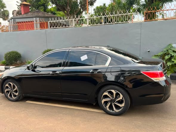 A picture of DISTRESS SALES HONDA ACCORD EXL 2009 MODEL BELGIUM STANDARD UNTEMPERED