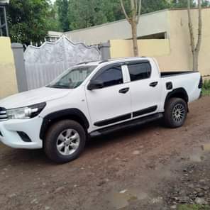 used toyota hilux