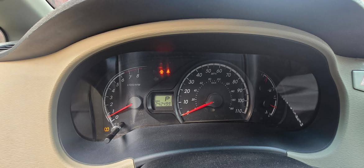 A picture of Toyota Sienna 2012