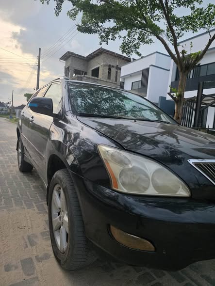 A picture of Used Like new RX330