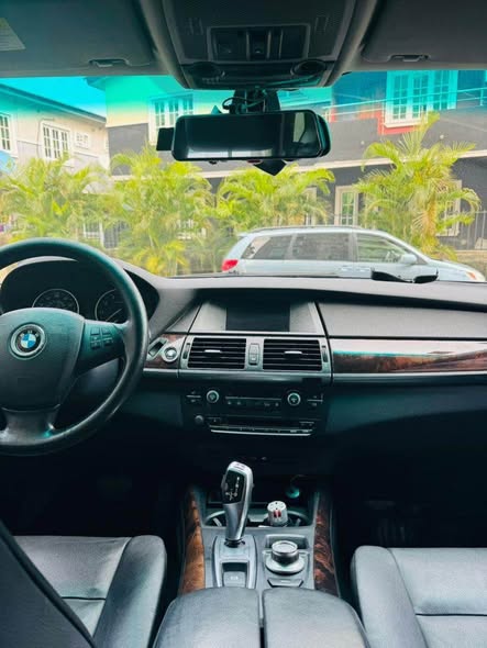 A picture of BMW x5 E70 edition