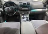 A picture of Clean used Toyota Highlander 2009 model 4 9m net price